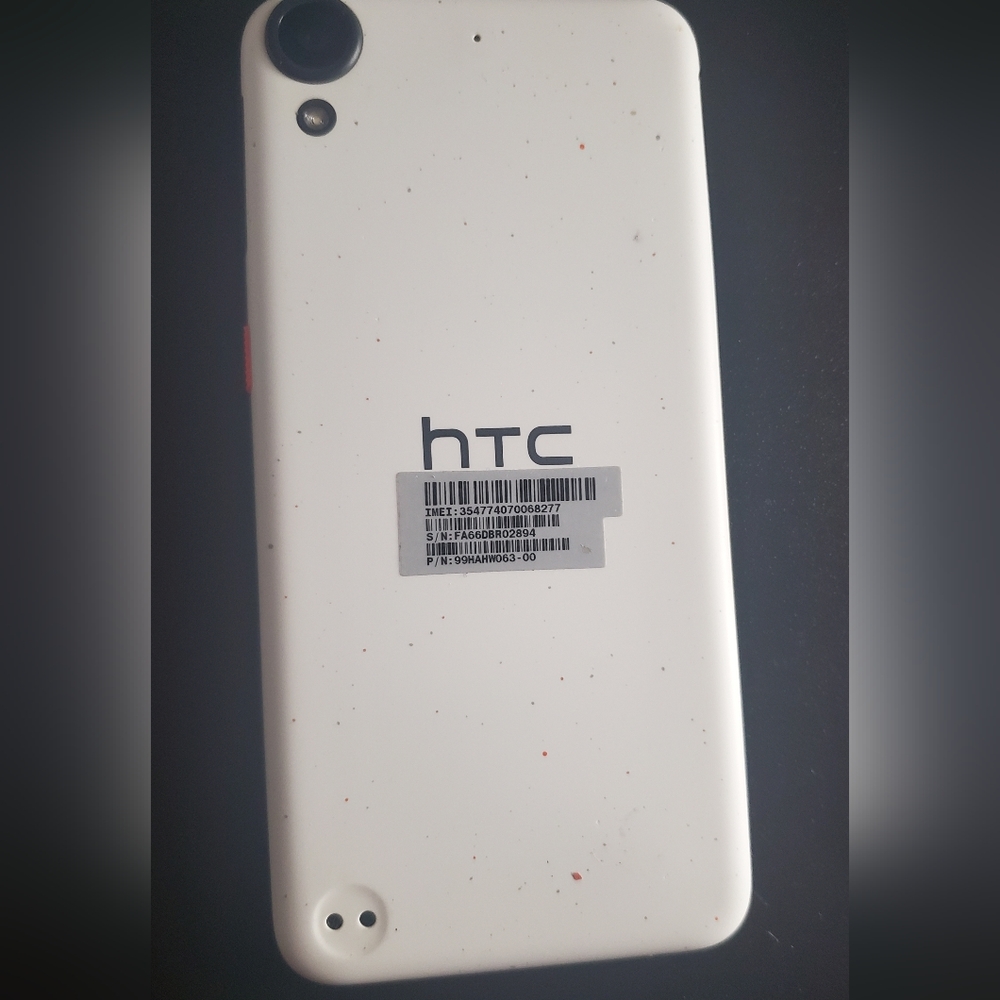 Android HTC cellphone - Picture 2 of 9
